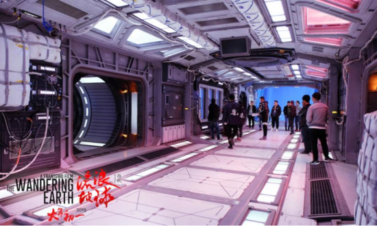 《流浪地球2》周边众筹破亿,机器狗笨笨卖疯了(组图) - 4