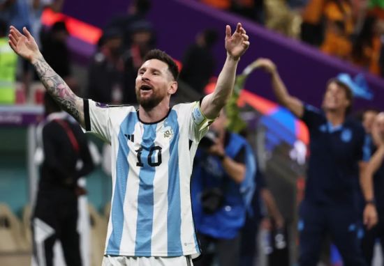 梅西于迈阿密获颁巴萨队史最受喜爱奖 本希望效力一生_梅西职业生涯最后一站_梅西加盟迈阿密国际原因