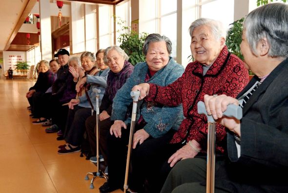我们如何体面地老去 - 中国新闻周刊网