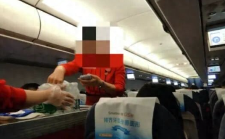 偷拍空姐“神器”，为何难防？