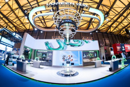 中国科技品牌绿联以「联接AI，智护未来」亮相AWE2026