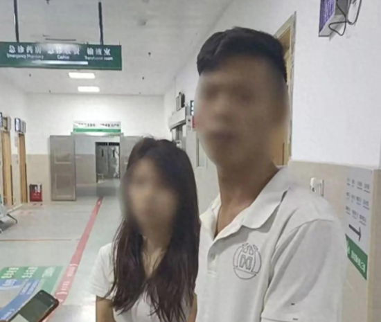 幼童被父亲出轨的女同事踢死