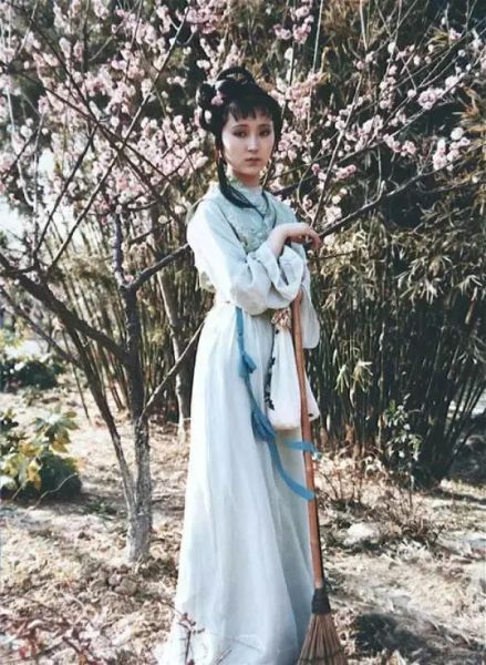 没错,壹读君也是像林妹妹一样多愁善感的情种(捂脸)