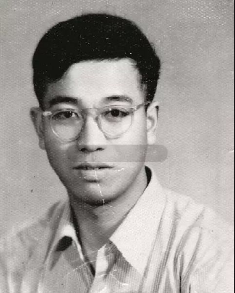 他40年前写出了实践是检验真理的唯一标准晚年也没有摔下来