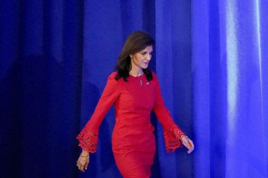 当地时间3月6日,美国南卡罗来纳州查尔斯顿,黑利在新闻发布会上发表